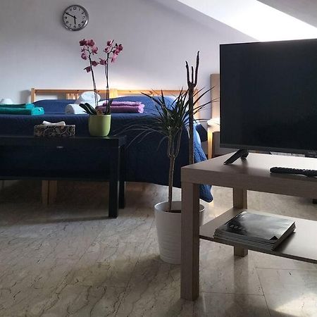 La Casa Di Marta - Ampia Ed Accogliente Mansarda In Piazza Statuto Apartamento Turín Exterior foto