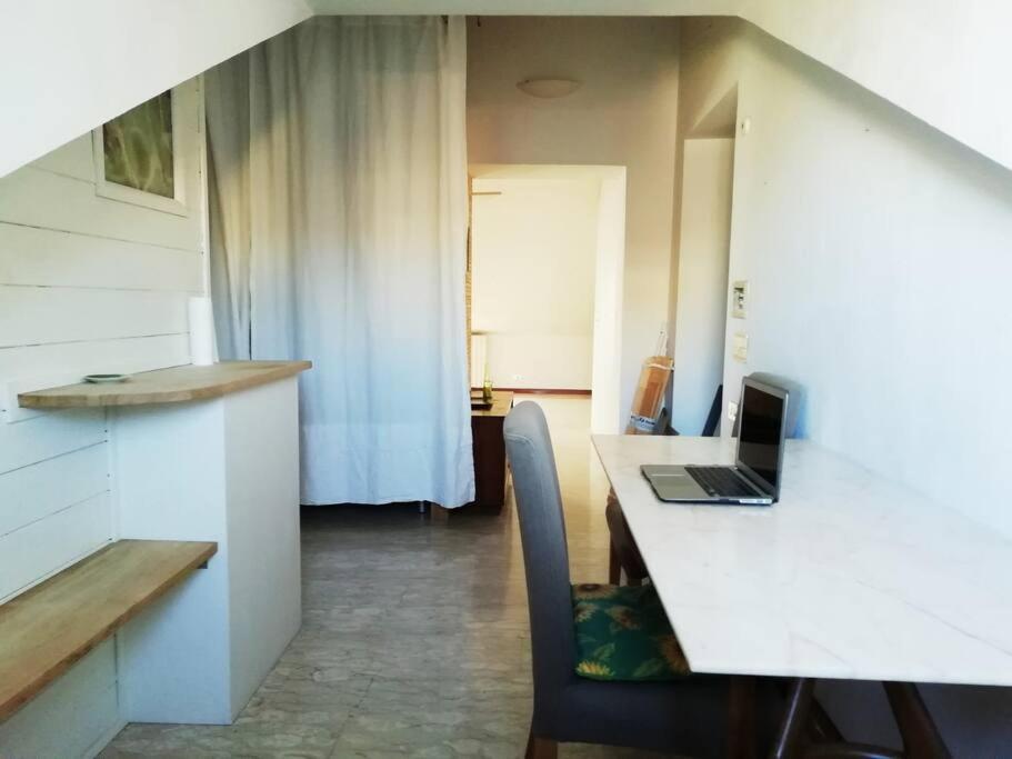 La Casa Di Marta - Ampia Ed Accogliente Mansarda In Piazza Statuto Apartamento Turín Exterior foto