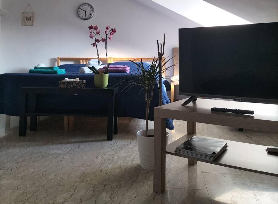 La Casa Di Marta - Ampia Ed Accogliente Mansarda In Piazza Statuto Apartamento Turín Exterior foto